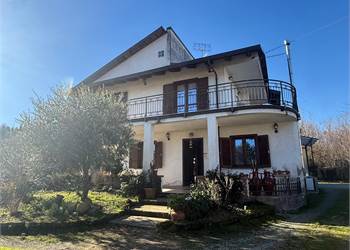 VILLA UNIFAMILIARE LIBERA SU 4 LATI