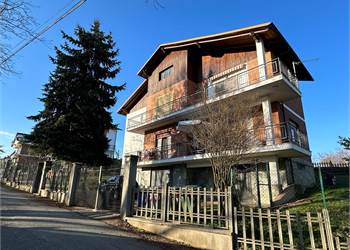 Appartamento in casa bifamiliare